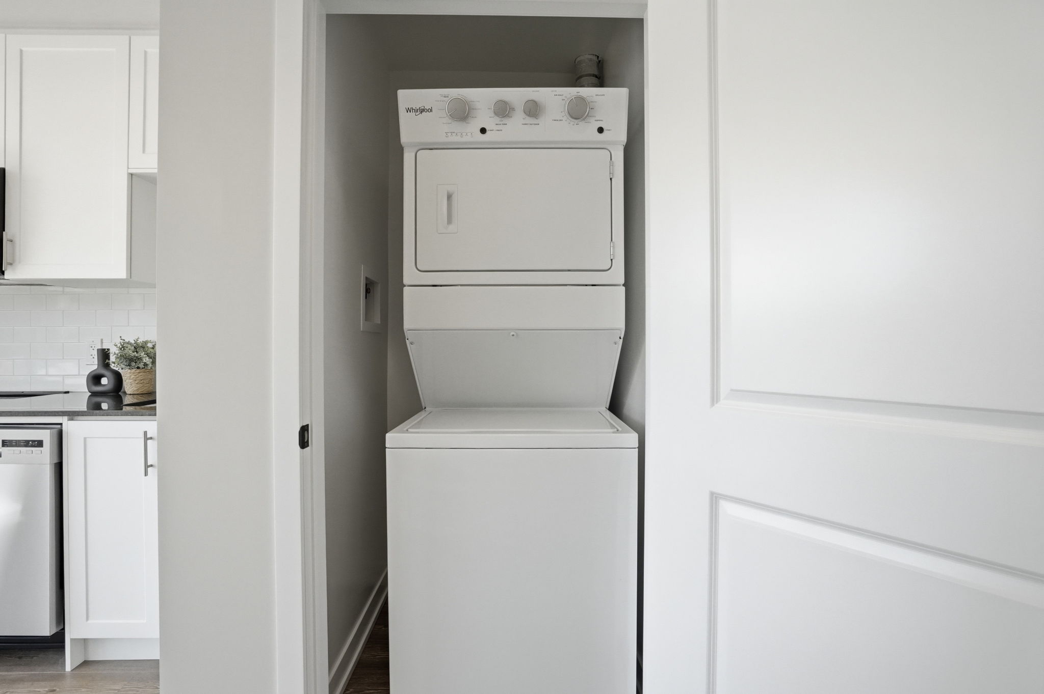 Suite 712 (2B+D - 4C) interior
